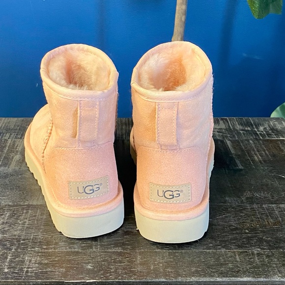 UGG CLASSIC MINI II BOOT - Picture 4 of 6